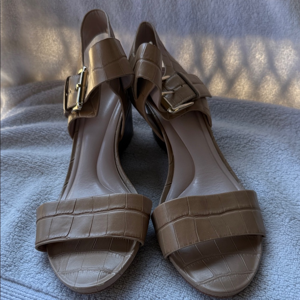preston & york Daphne Women's 9. 5 M Open Toe Leather wedge Heel Sandal Beige Cl